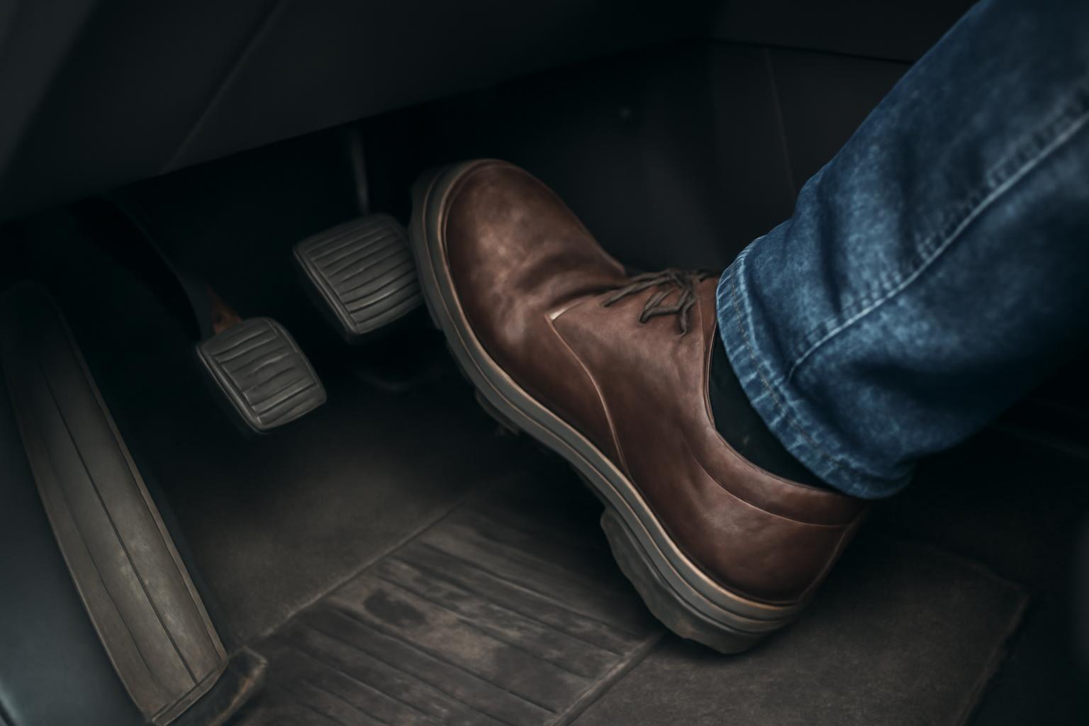 Gyorsulás és Lassulás Megértése